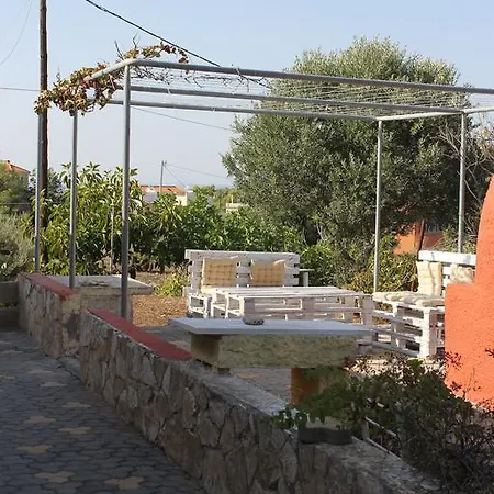 Holiday home Katy's Place Kalathas